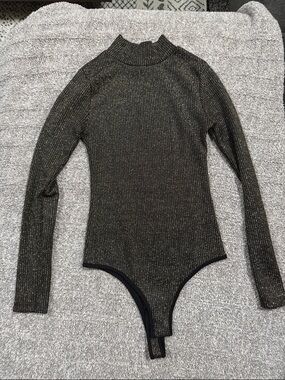 Women’s Metallic Black Mock Neck Long-Sleeve Bodysuit